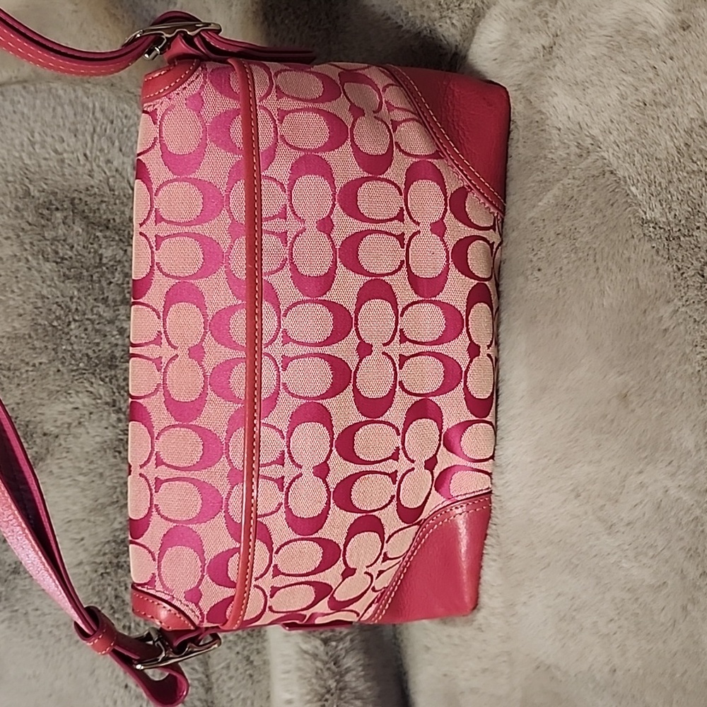 Coach Pink Signature Canvas Shoulder Bag with Turn-Lock 2009 - Picture 2 of 9